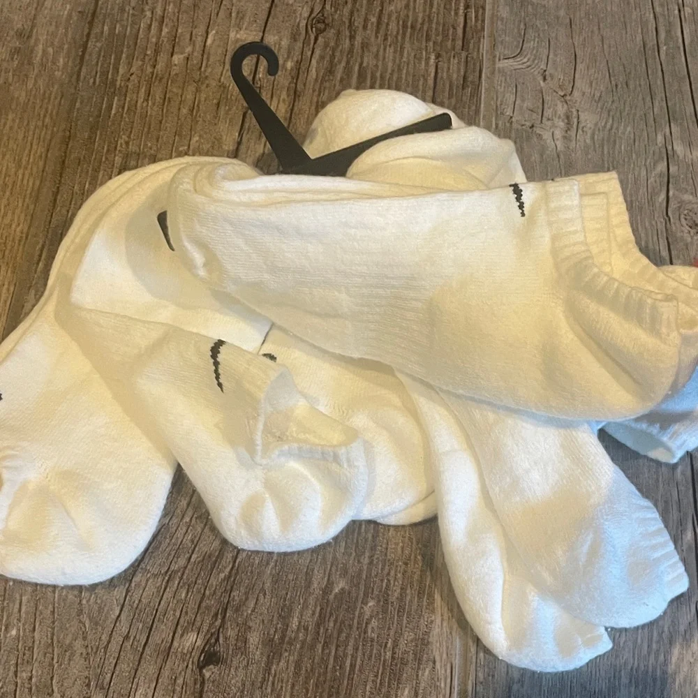 White Nike ankle Socks - Picture 5 of 5